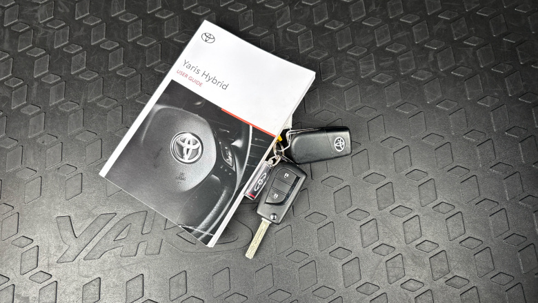 Toyota Yaris 1.5 Hybrid Design 5dr CVT Hybrid Hatchback